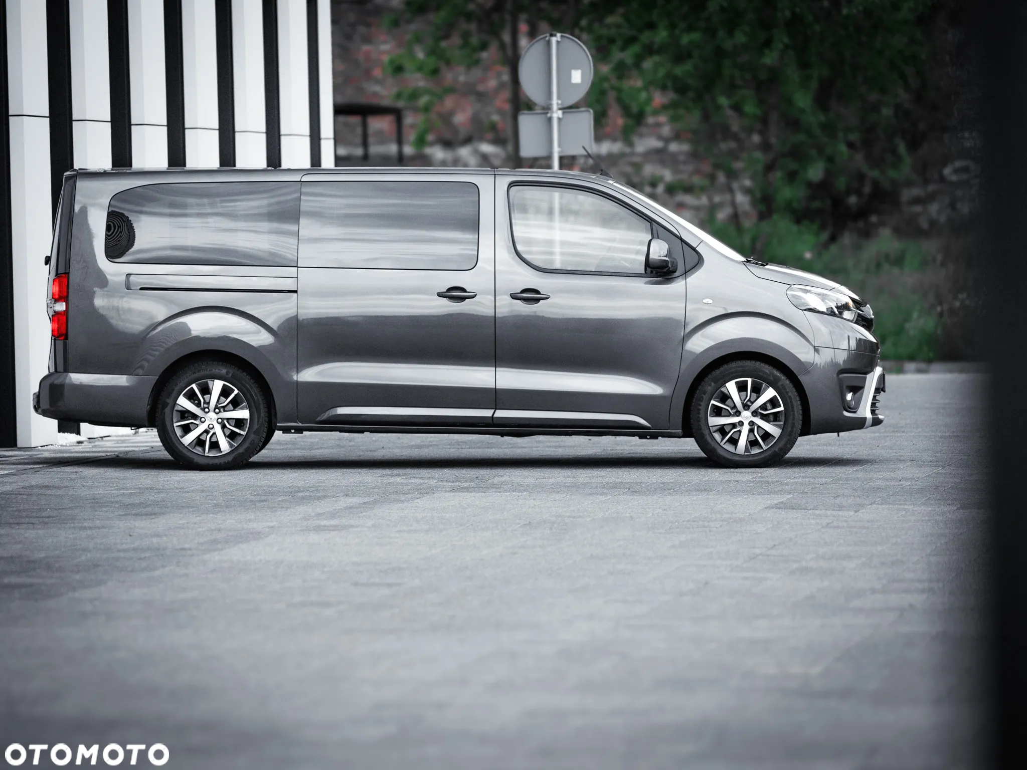 Toyota Proace Verso 2.0 D4-D Long Family - 8