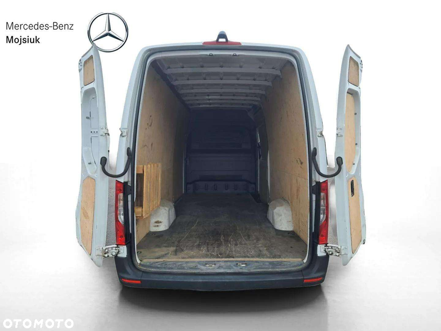 Mercedes-Benz Sprinter . - 9