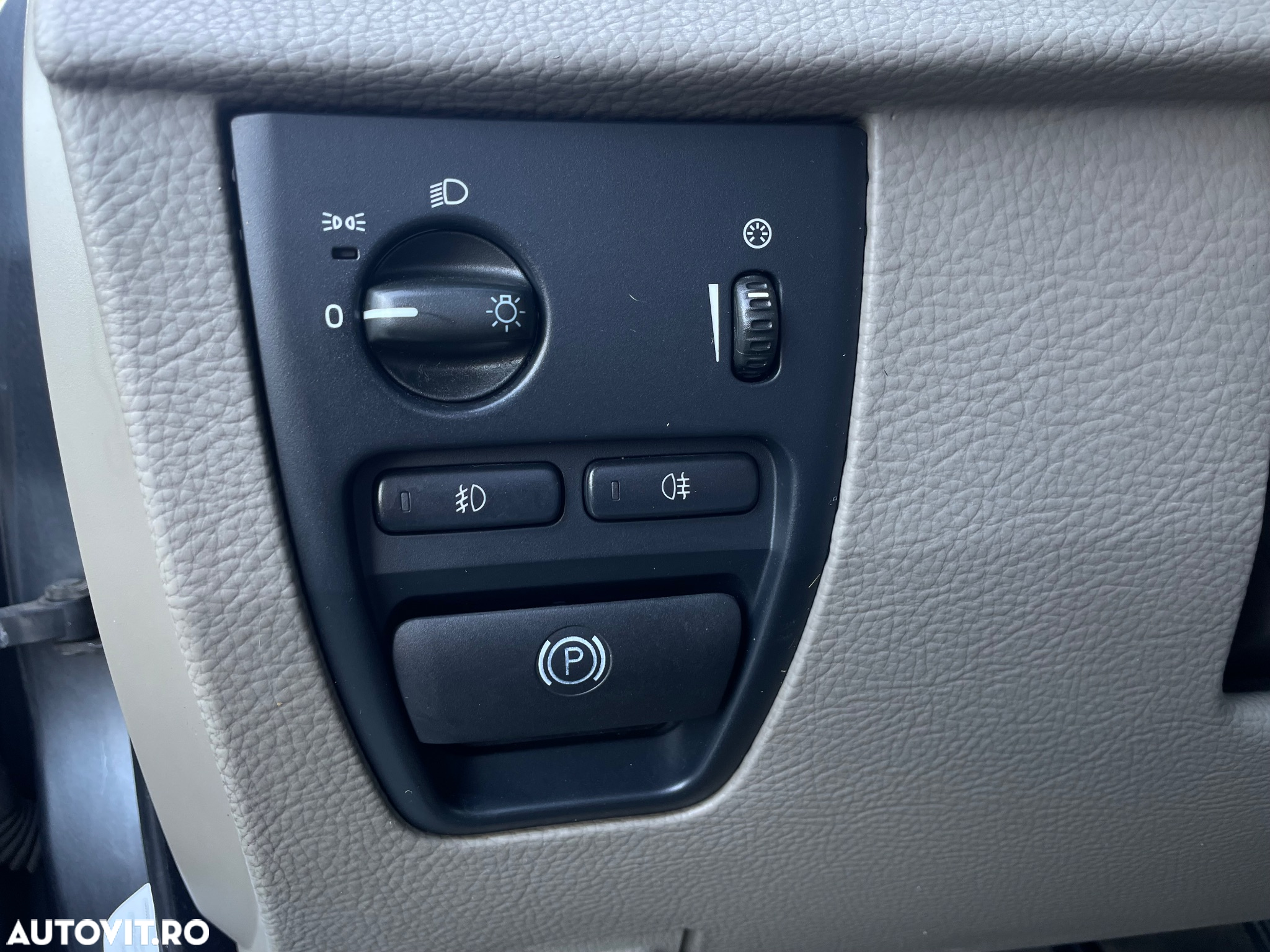 Volvo XC 90 - 30