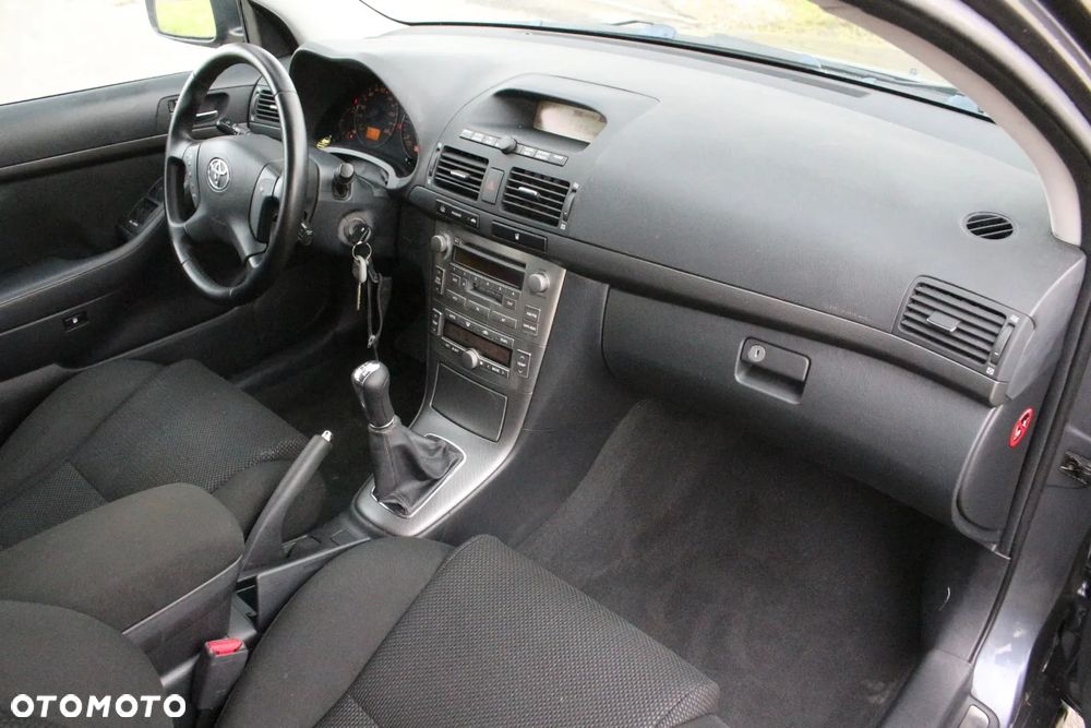 Toyota Avensis 2.0 D-4D Combi - 19