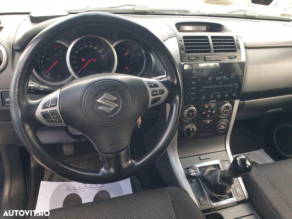 Suzuki Grand Vitara 2.0i JLX Navi - 19