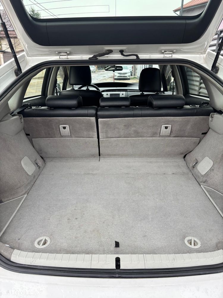 Toyota Prius 1.8 Dual VVT-i Luna - 11