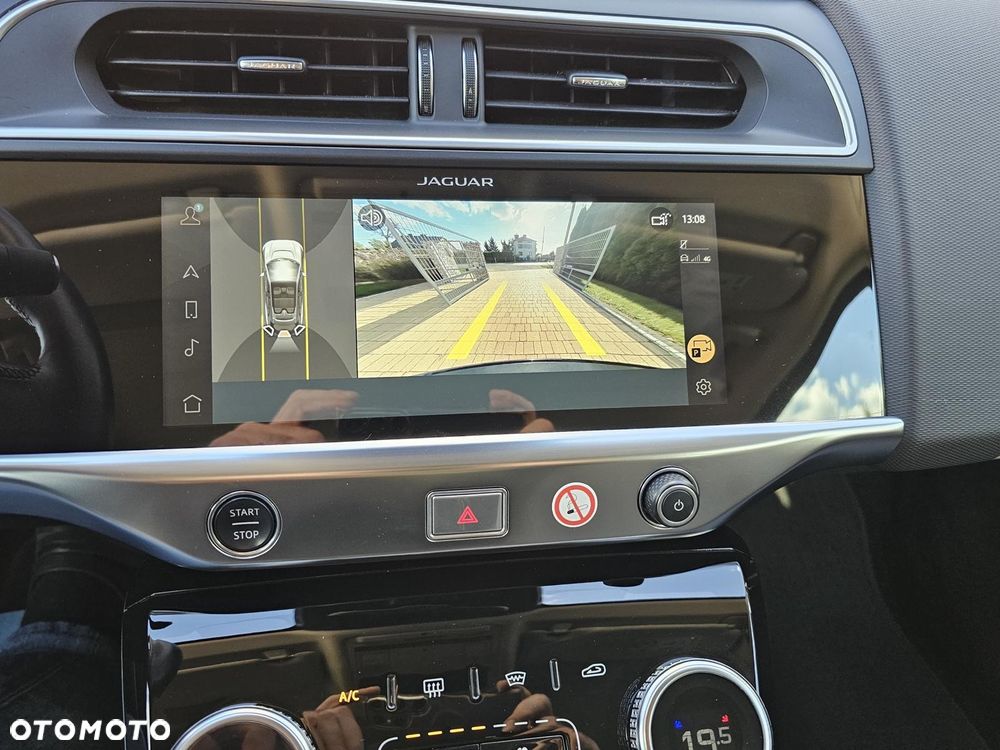 Jaguar I-Pace - 16