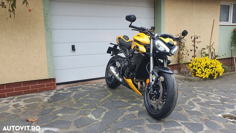 Triumph Street Triple 765RS - 3