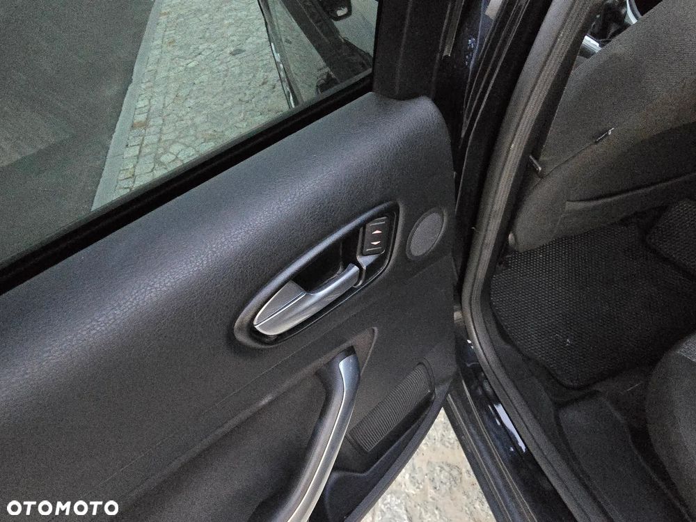 Ford Mondeo - 36