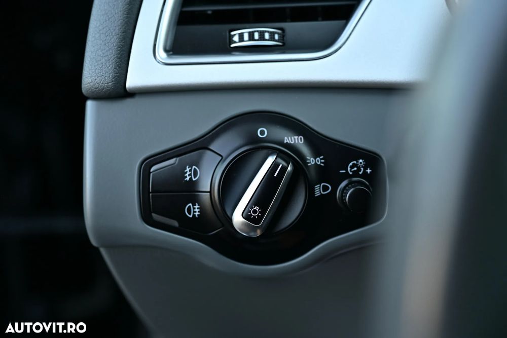 Audi A4 Limuzina 2.0 TDI DPF clean multitronic S line Sportpaket - 12