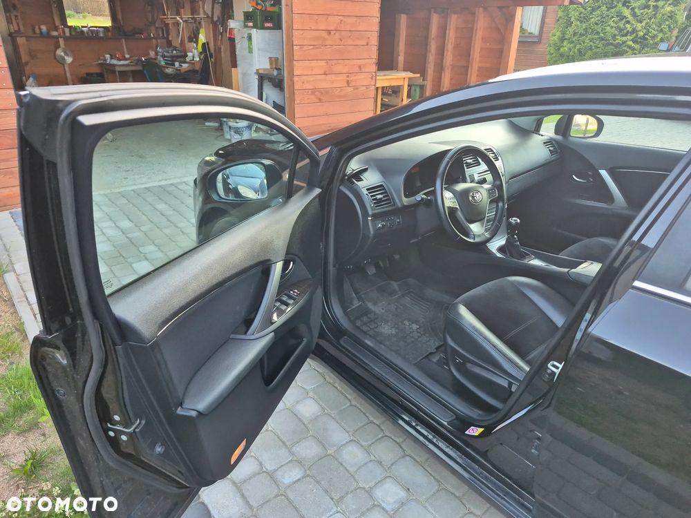 Toyota Avensis 1.8 Premium EU5 - 8