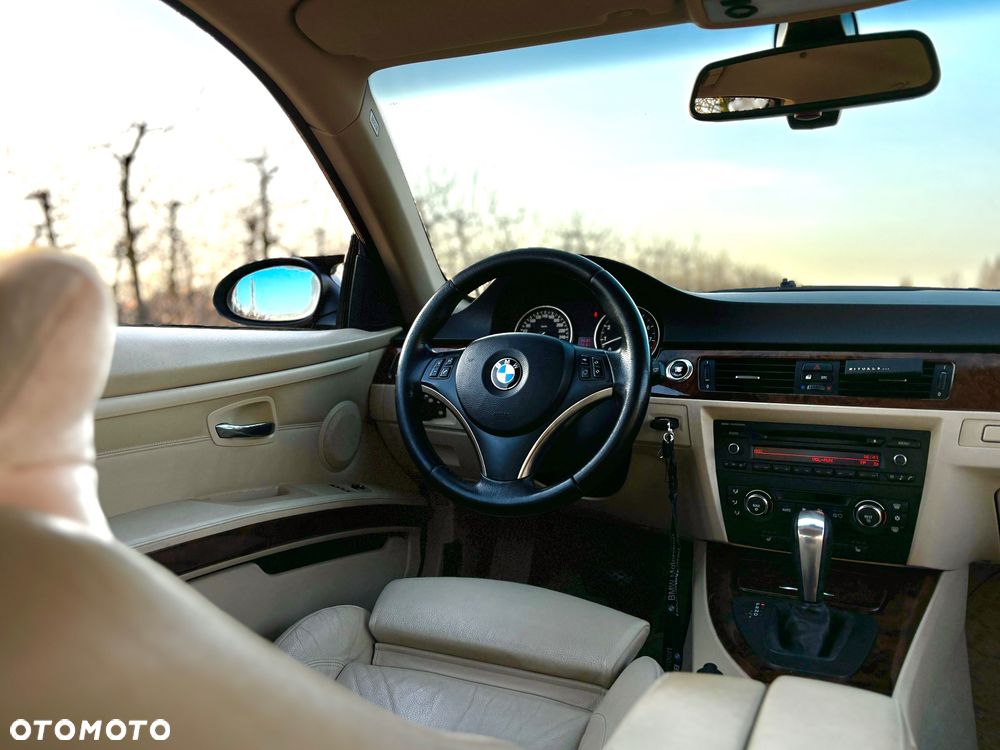 BMW Seria 3 325i - 17