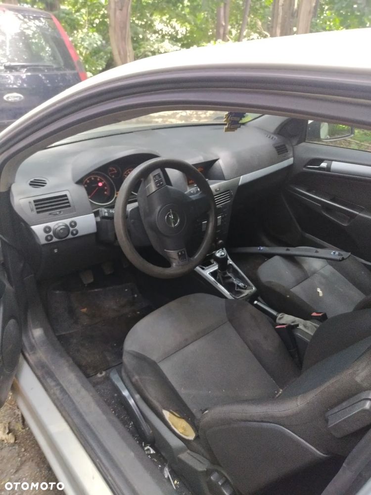 Opel Astra H GTC na części - 6