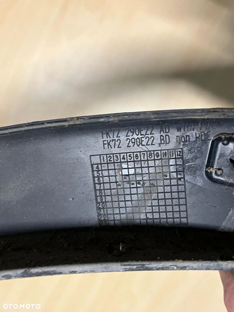 Listwa błotnika nadkole tylne prawe FK72-290E22 Land Rover Discovery Sport L550 - 2