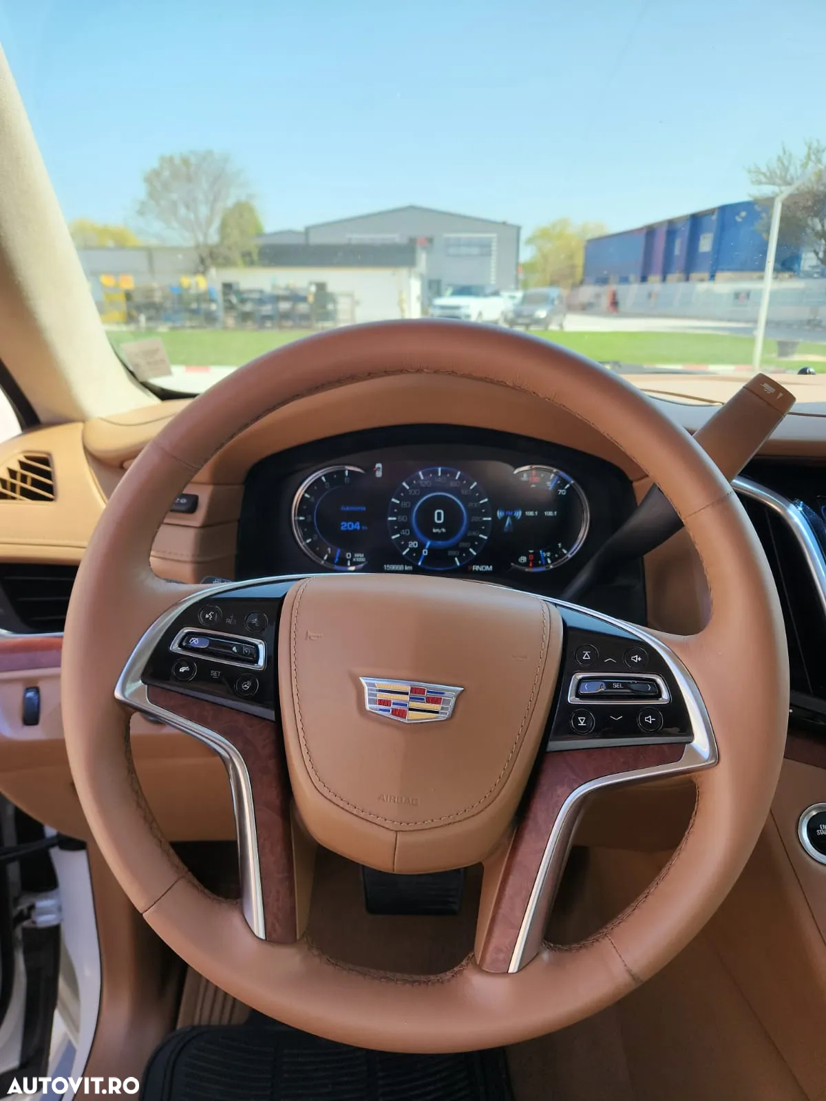 Cadillac Escalade - 16