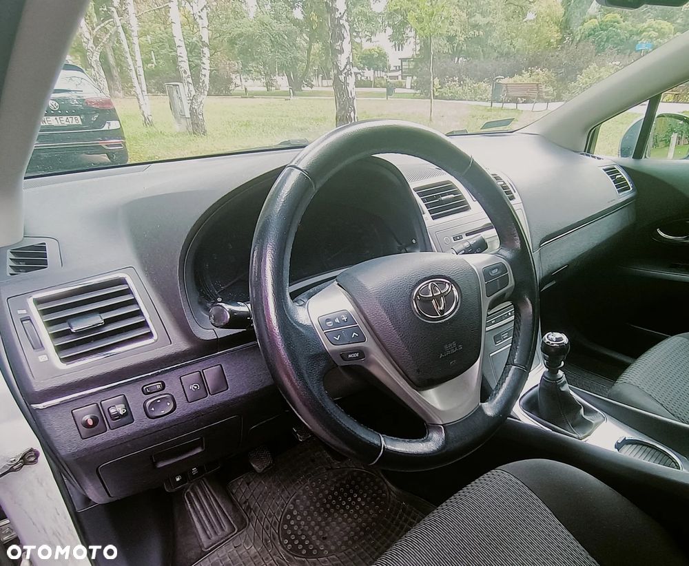 Toyota Avensis 2.0 D-4D Sol - 8