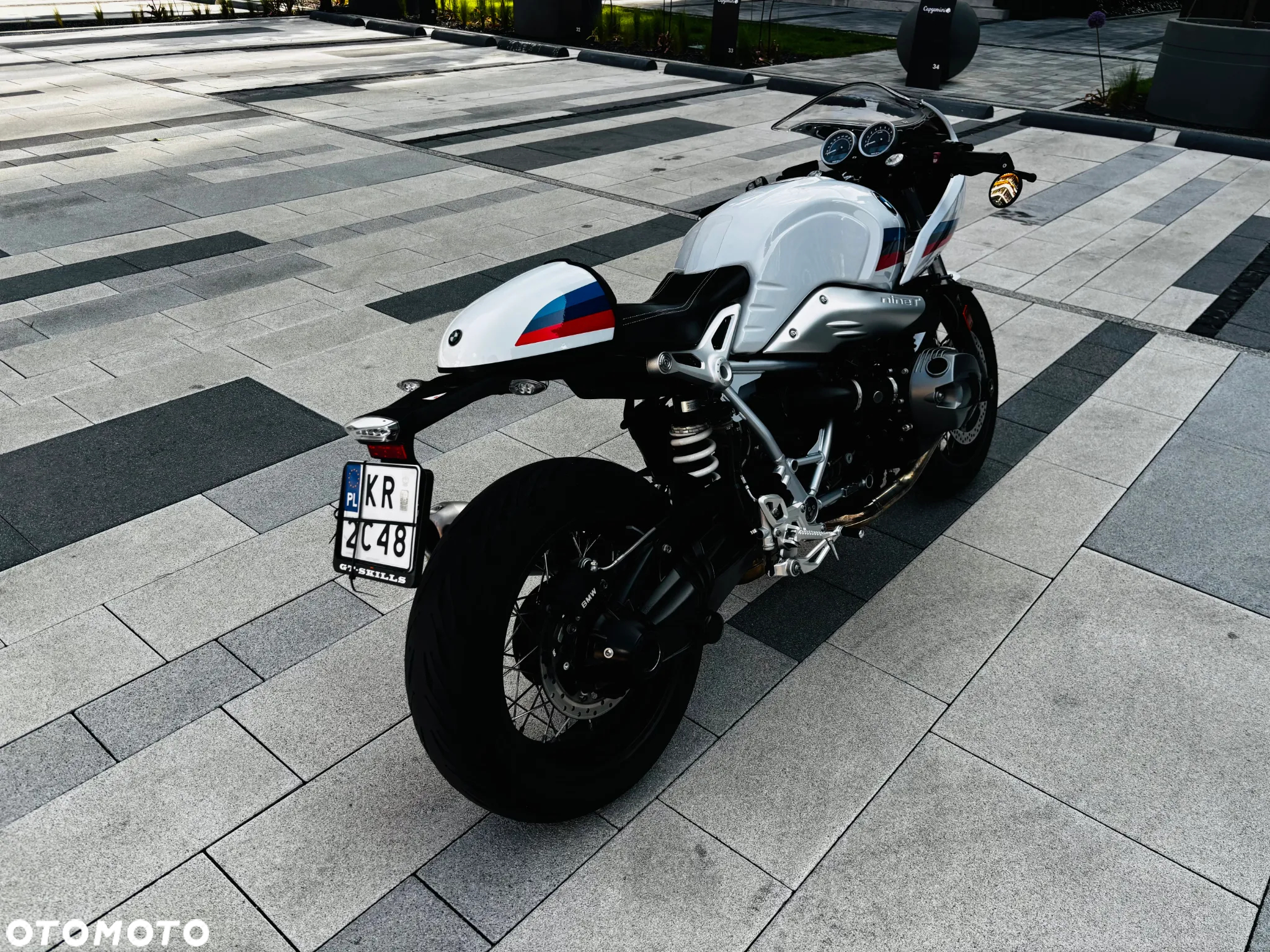 BMW R - 12