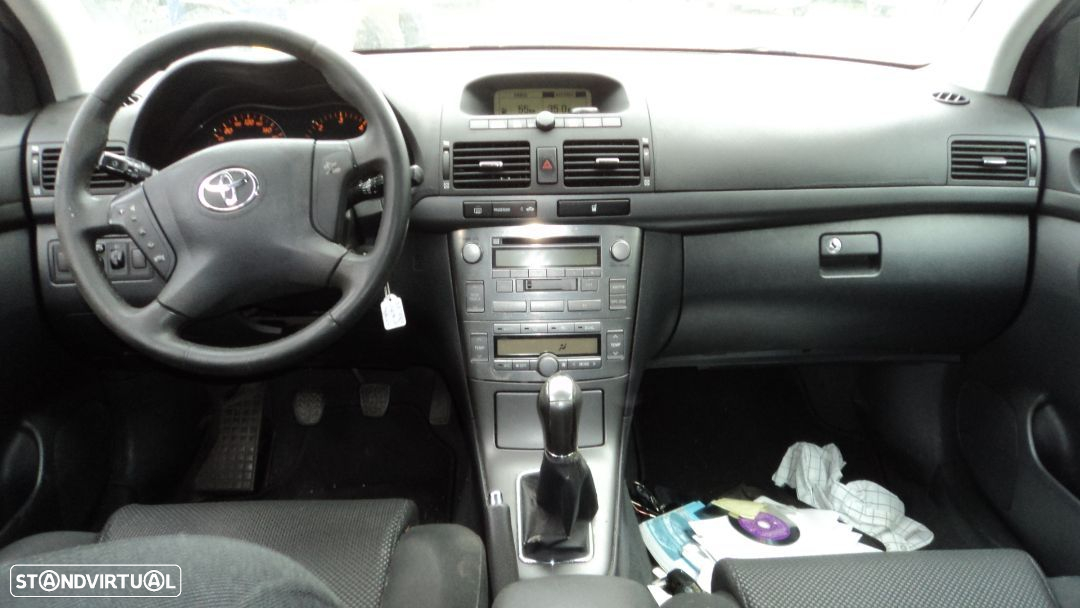 Toyota Avensis Wagon 2.0 D-4D Sol 2003 - Para Peças - 5