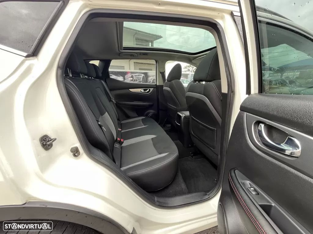 Nissan Qashqai 1.5 dCi N-Connecta 18 - 34