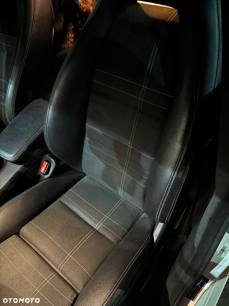 Mercedes-Benz CLA 180 7G-DCT Urban - 14