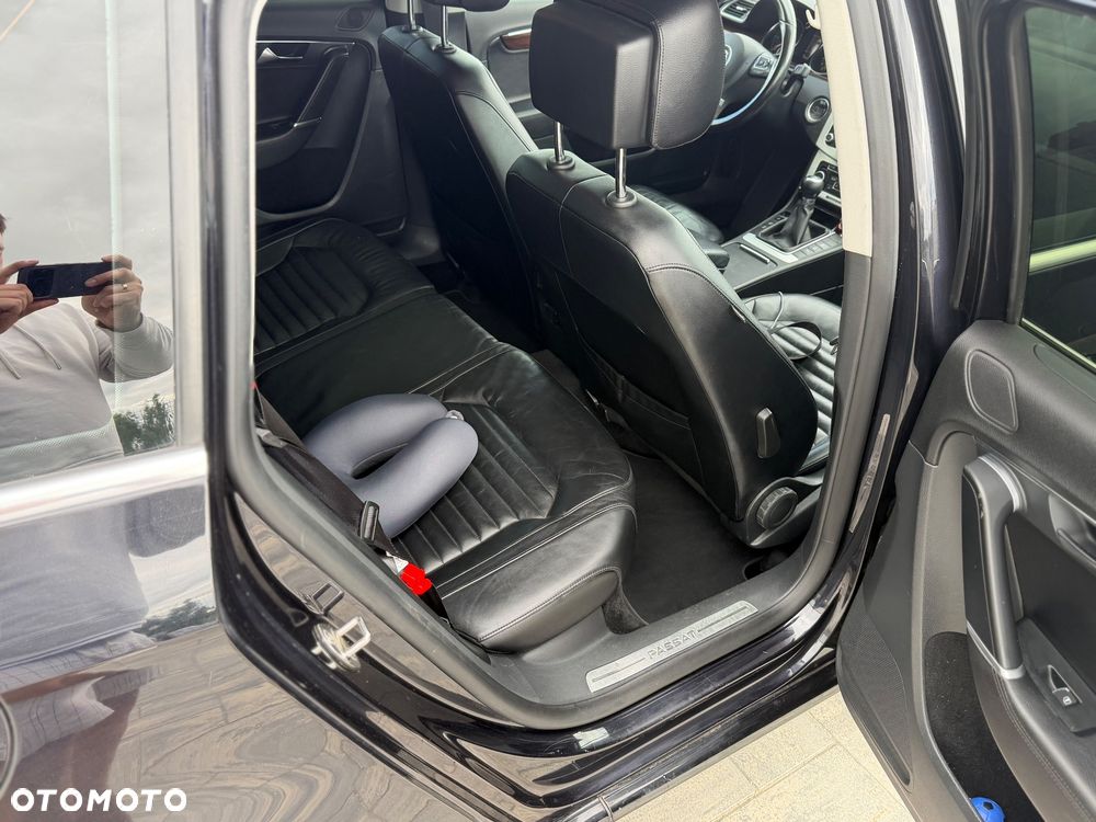 Volkswagen Passat 2.0 TDI DPF BlueMotion Technology Comfortline - 11