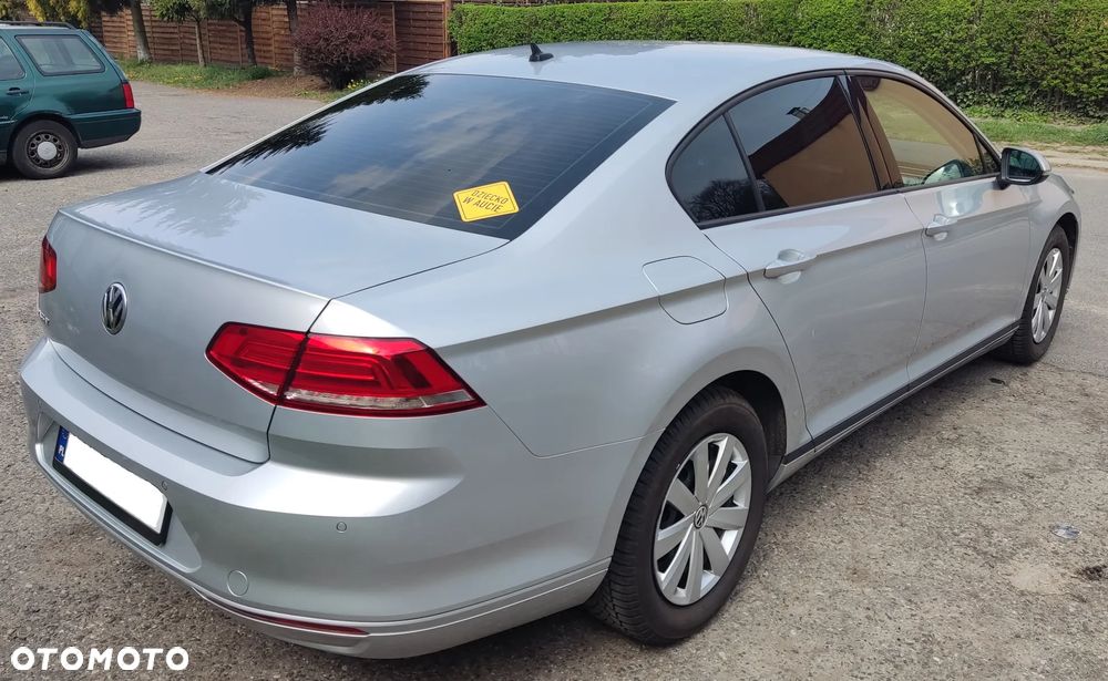 Volkswagen Passat 2.0 TDI SCR Trendline - 6