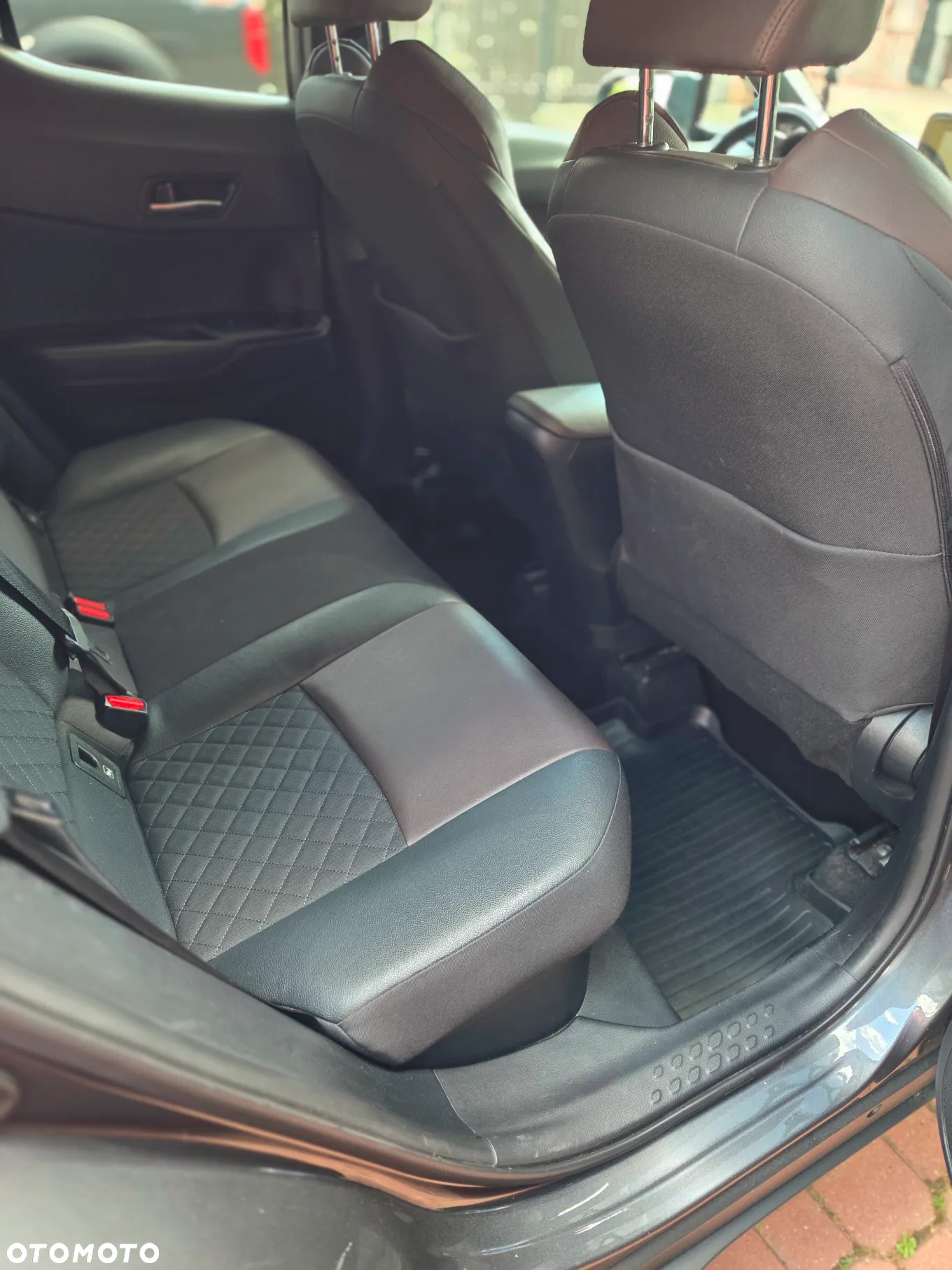 Toyota C-HR 1.8 Hybrid Prestige - 11