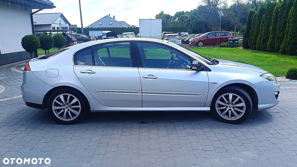 Renault Laguna dCi 110 FAP Bose Edition - 11