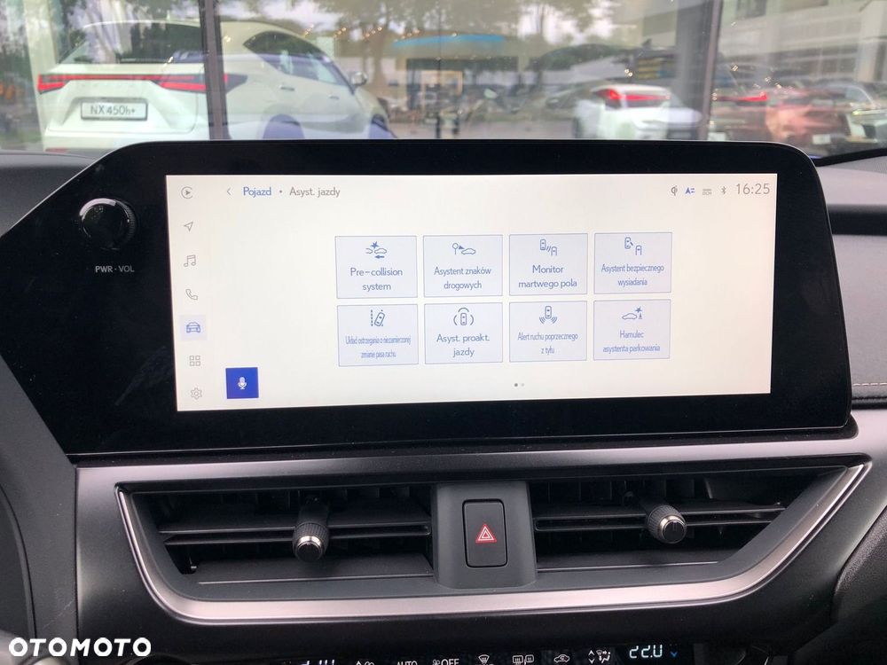 Lexus UX 300h F Sport Design - 18