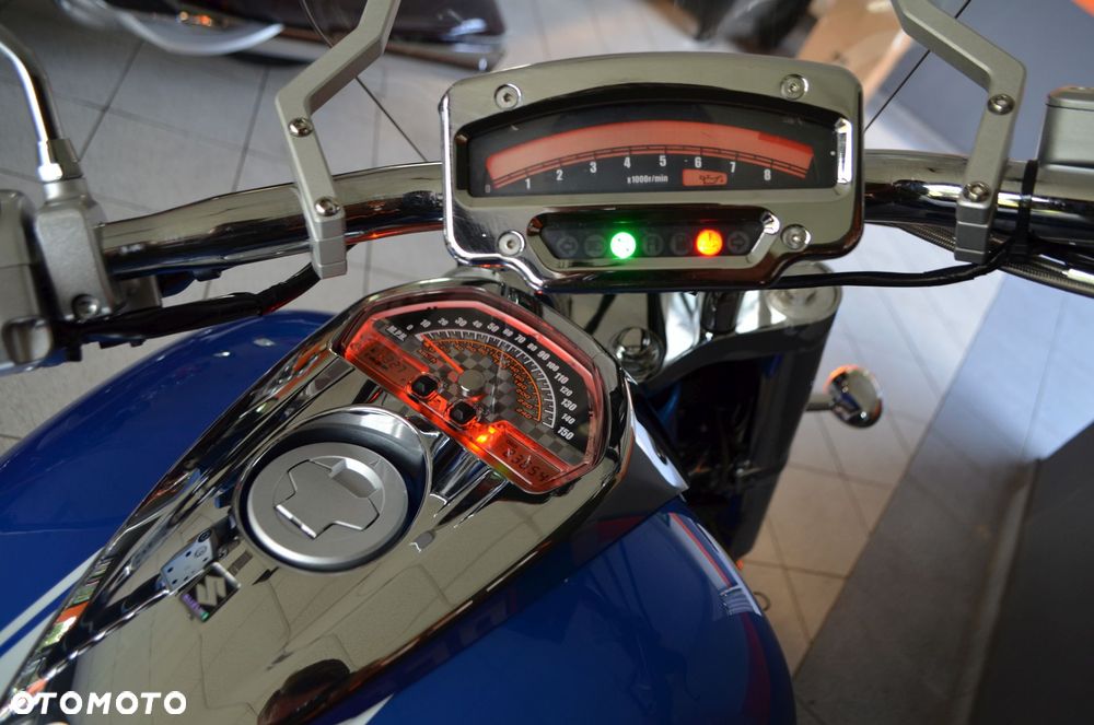 Suzuki Intruder - 30