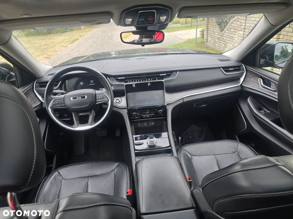 Jeep Grand Cherokee - 11