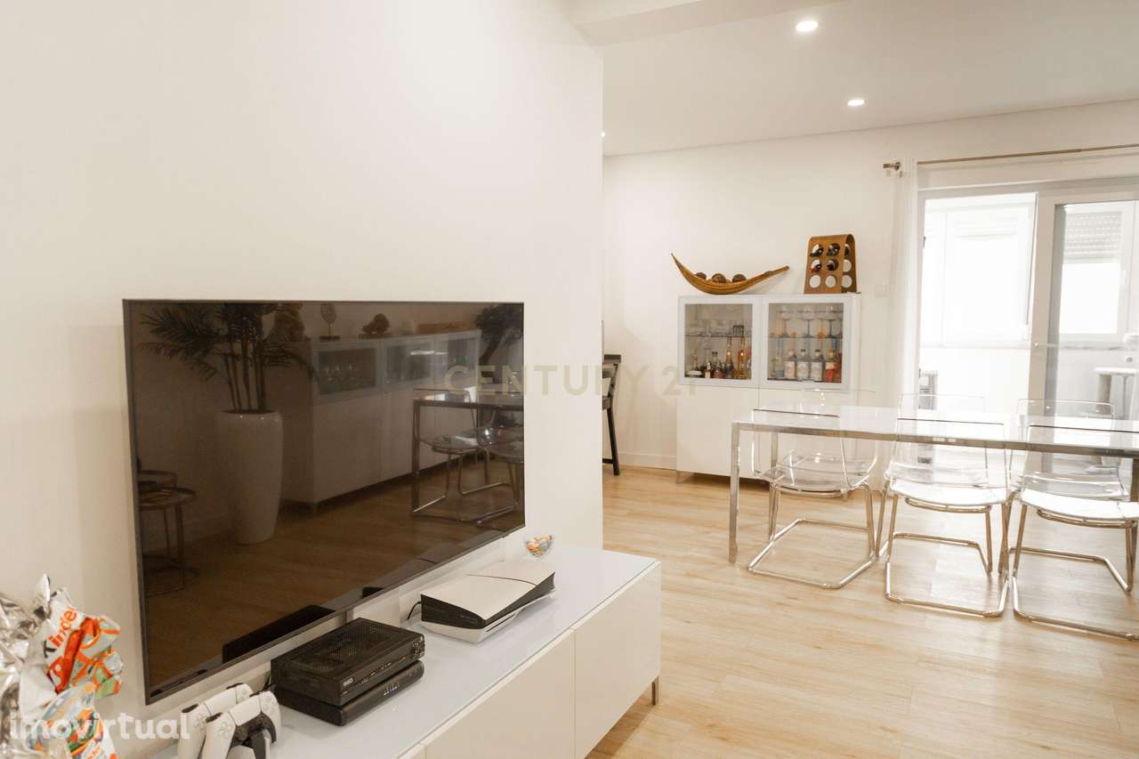 T3 Totalmente Remodelado com Vista Deslumbrante para o Rio Tejo — Caci - Grande imagem: 3/45