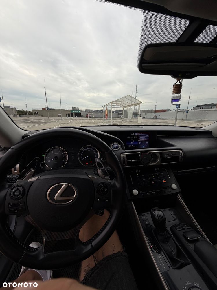 Lexus IS - 3