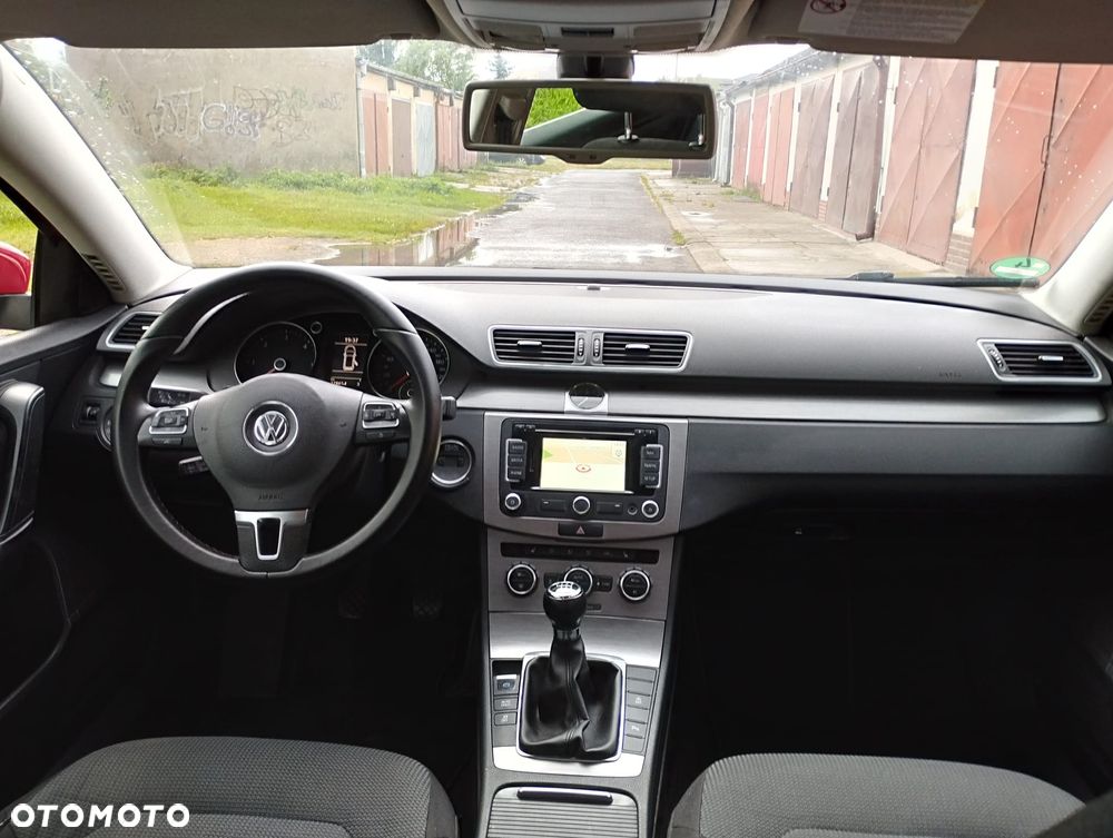 Volkswagen Passat 2.0 Blue TDI SCR Comfortline - 9