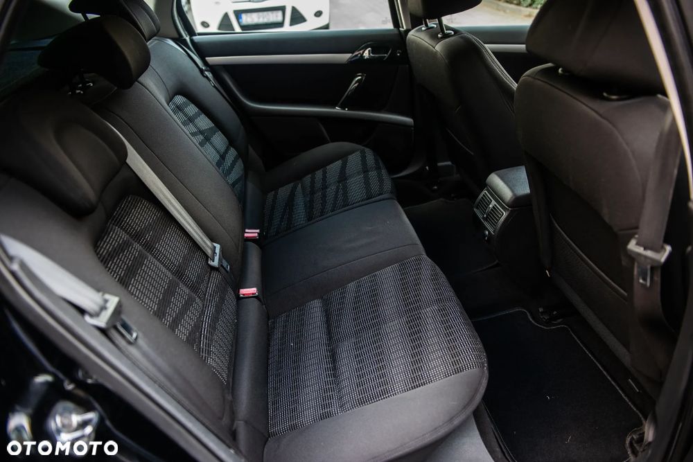 Peugeot 407 HDi 140 JBL - 22