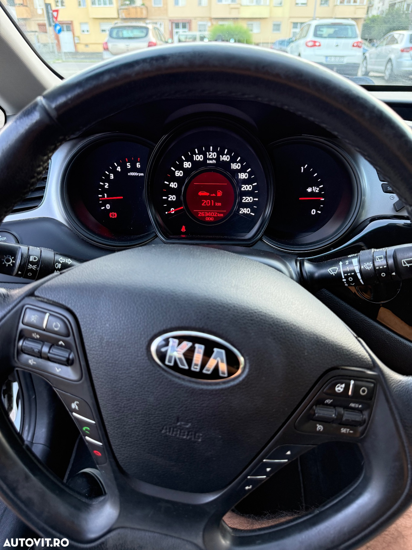 Kia Ceed - 10