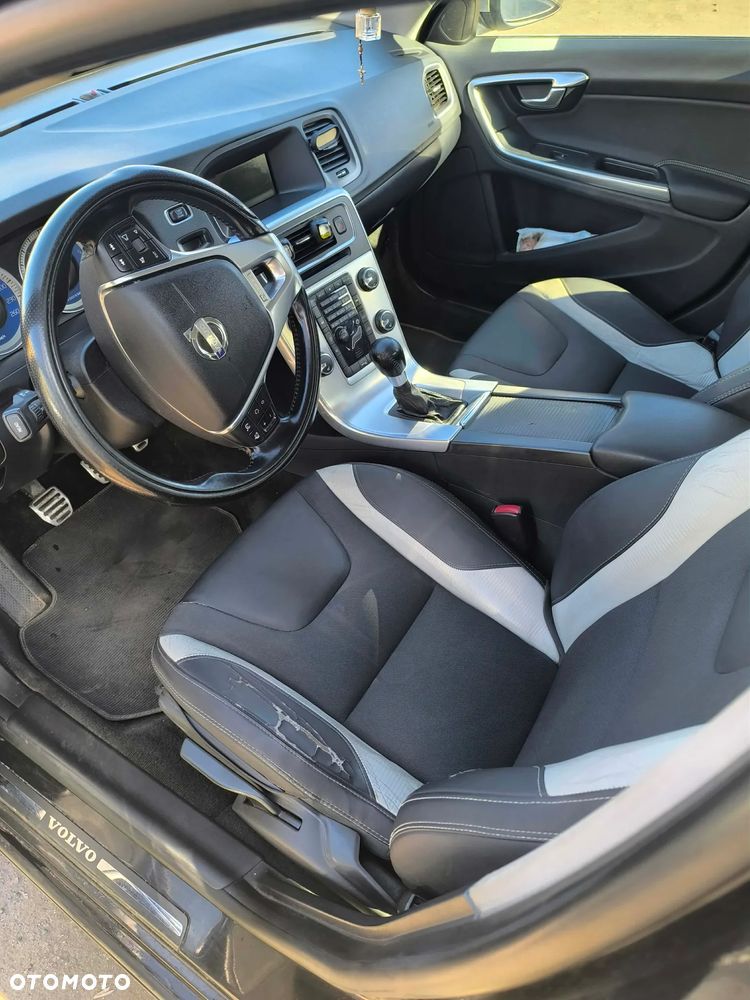 Volvo S60 D3 R-Design - 7