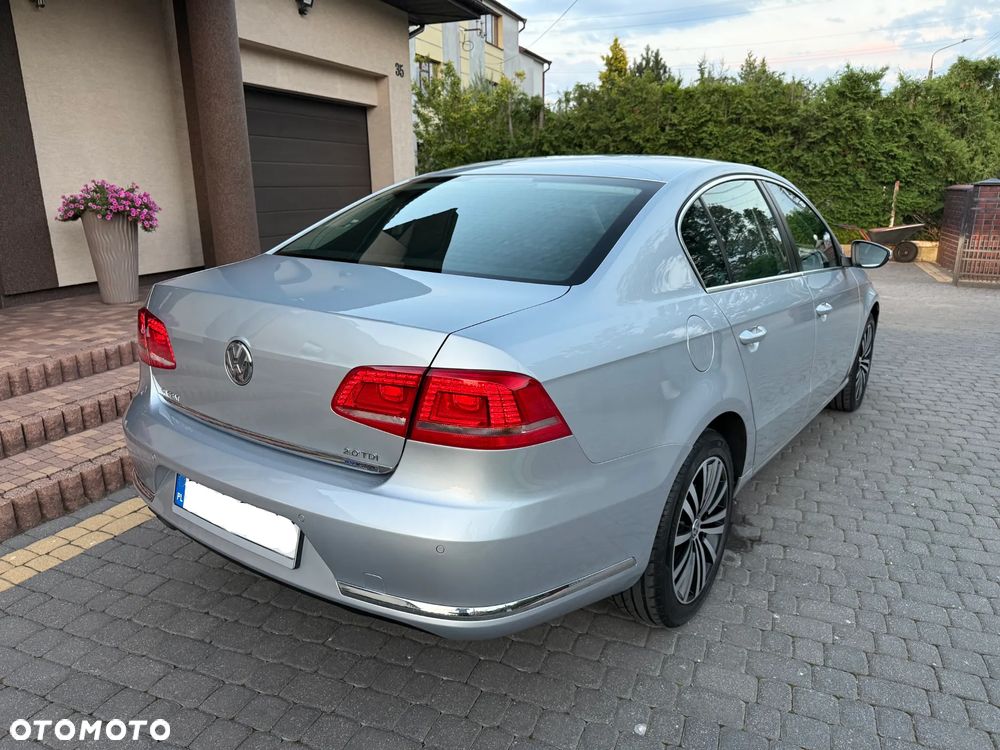 Volkswagen Passat 2.0 TDI Comfortline - 19