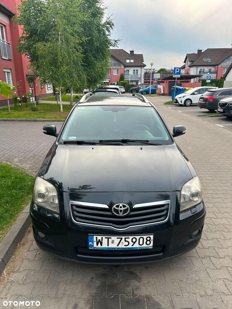 Toyota Avensis 1.8 VVT-i Sol - 2