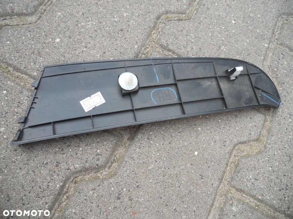 ISUZU D-max ZAŚLEPKA ramki drzwi - 2