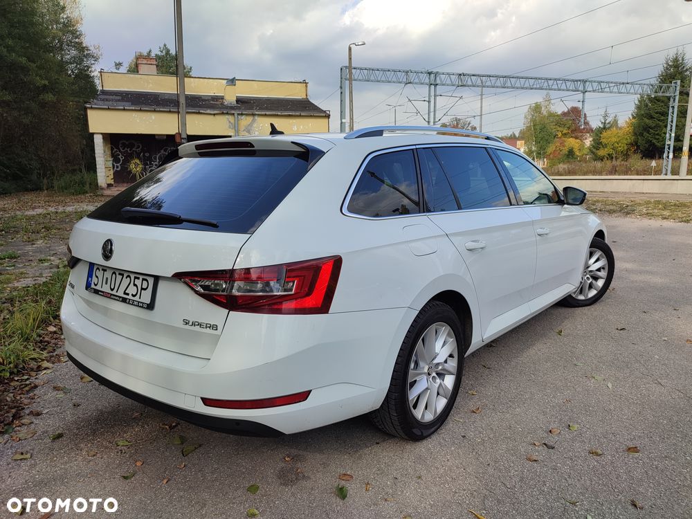 Skoda Superb 2.0 TDI L&K DSG - 6