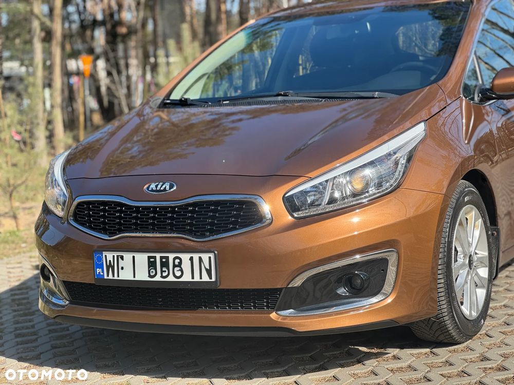 Kia Ceed 1.6 GDI Business Line - 11