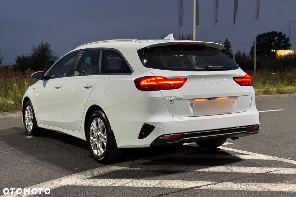 Kia Ceed 1.5 T-GDI M - 23