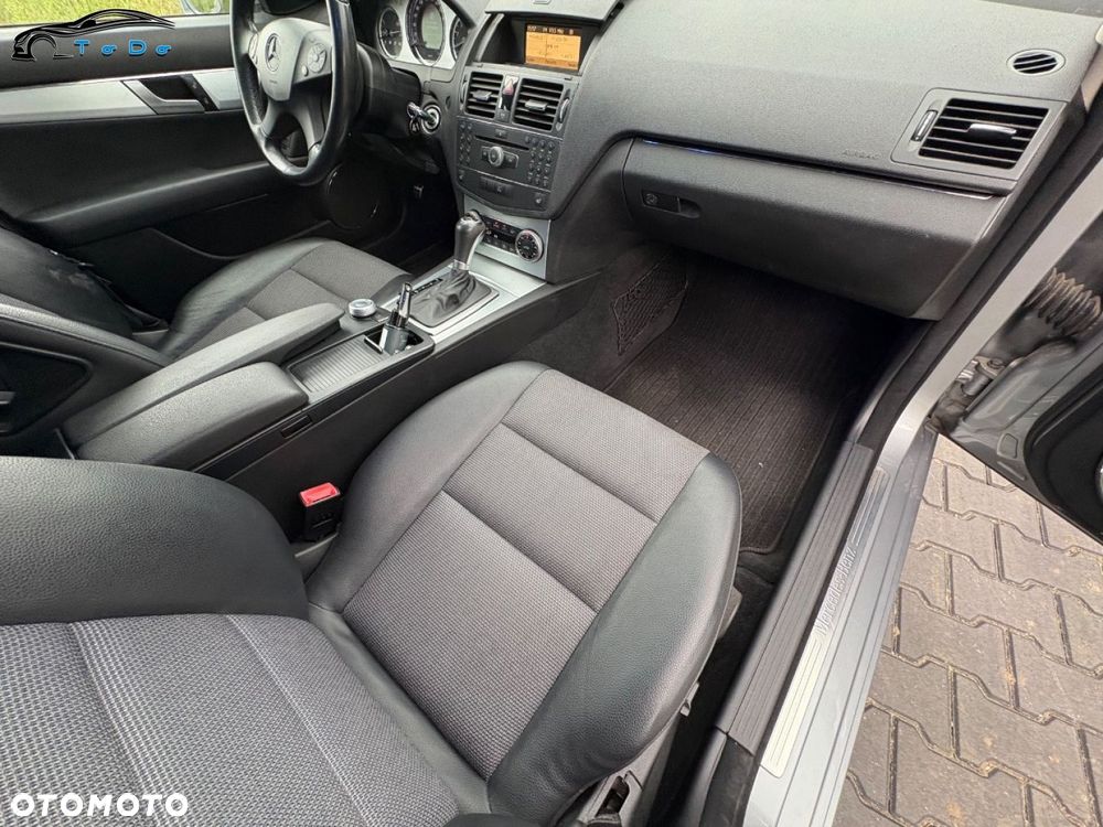 Mercedes-Benz Klasa C 180 Kompressor Automatik BlueEFFICIENCY Avantgarde - 31