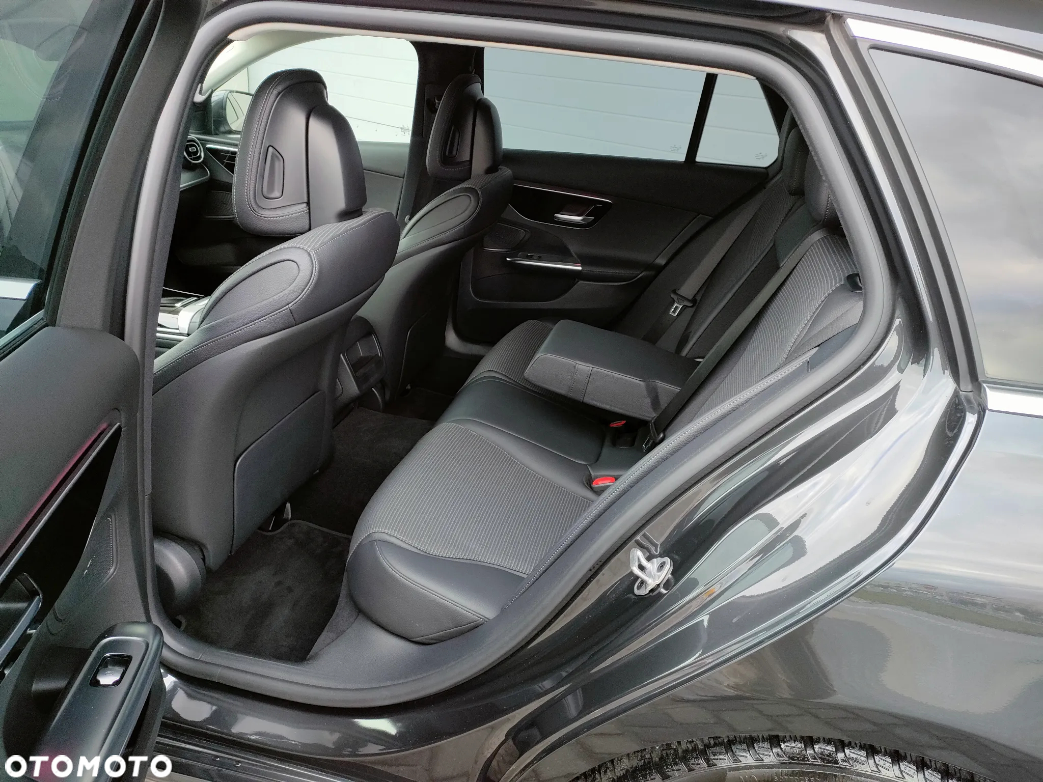Mercedes-Benz Klasa C 220 d 4Matic T 9G-TRONIC Avantgarde - 27