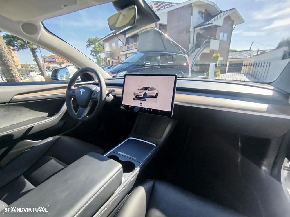 Tesla Model 3 Long Range Tração Traseira - 31
