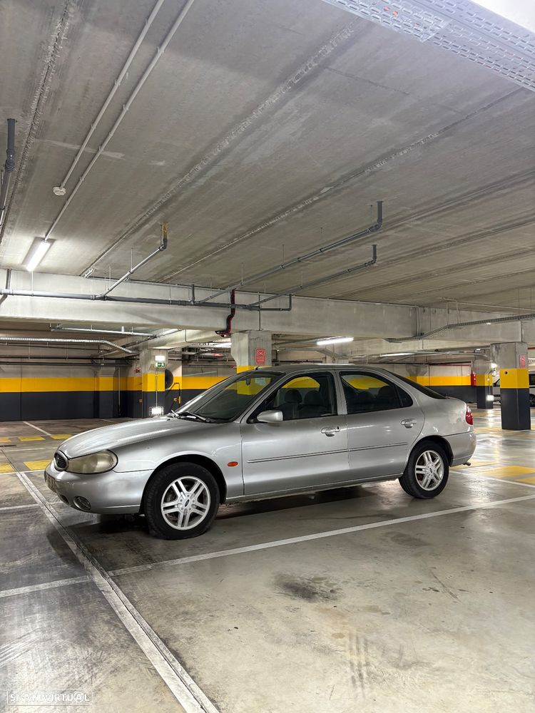 Ford Mondeo 1.8 TD Ghia - 8