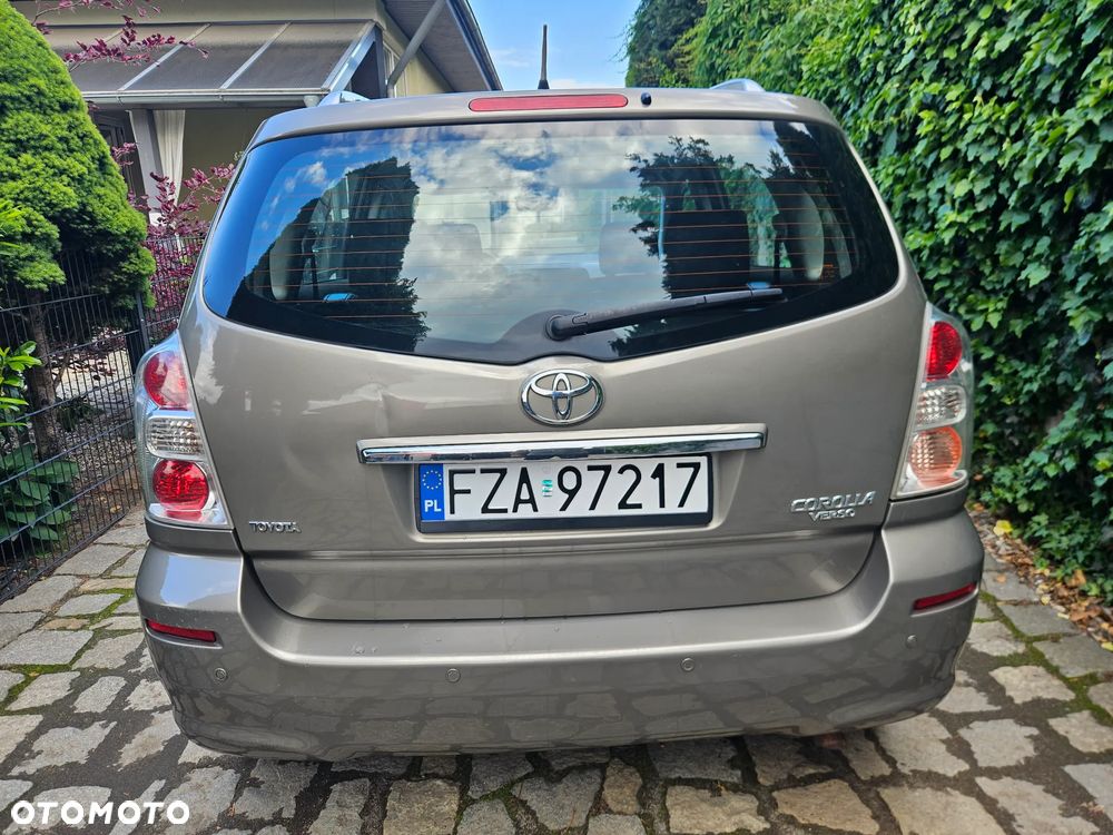 Toyota Corolla Verso - 8
