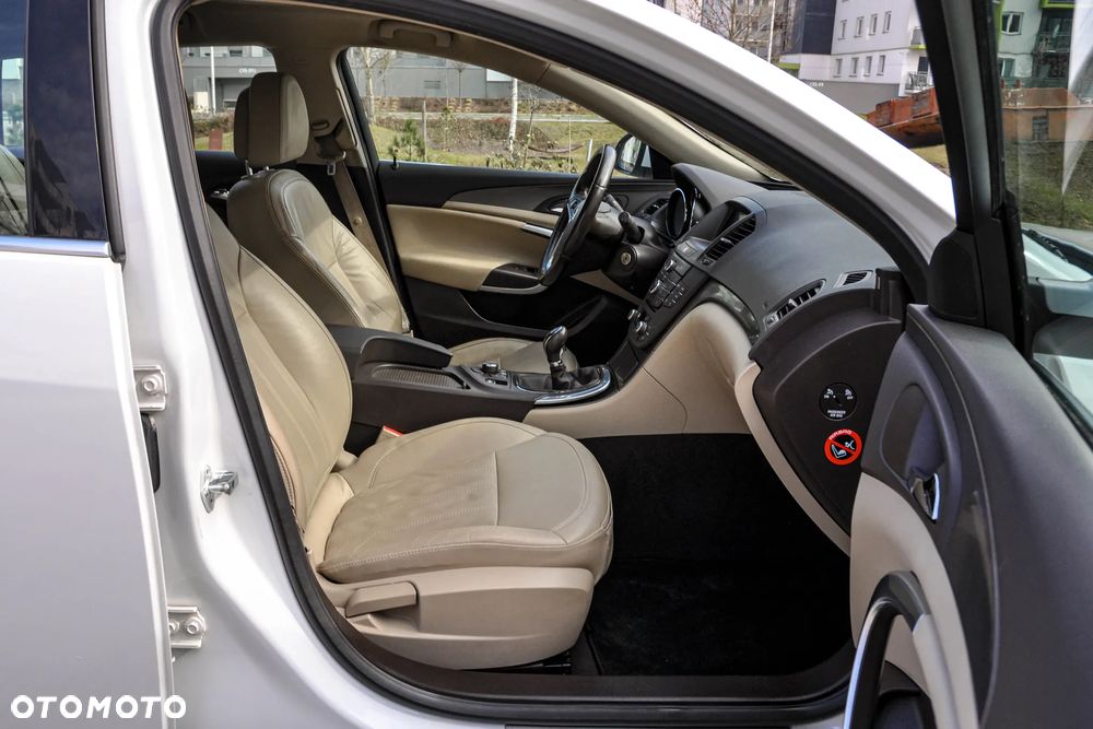 Opel Insignia - 11