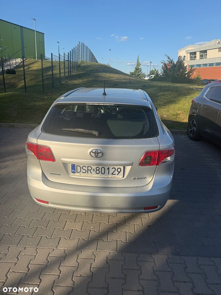 Toyota Avensis 2.0 D-4D Luna - 5