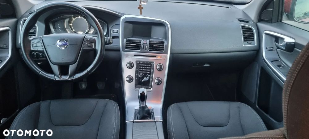 Volvo XC 60 D3 Momentum - 11