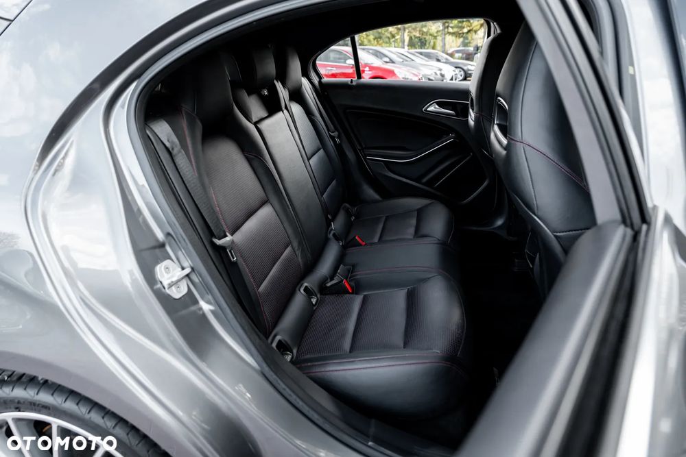 Mercedes-Benz Klasa A 220 4Matic 7G-DCT AMG Line - 22