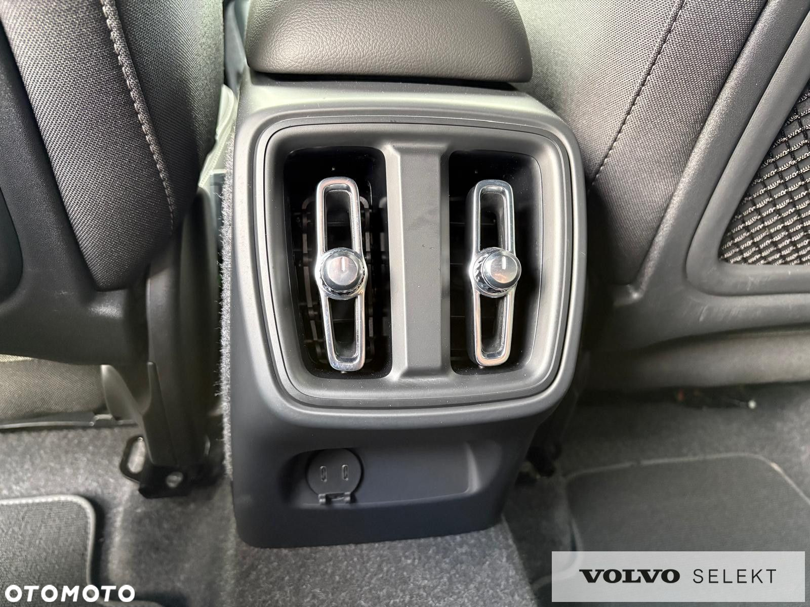 Volvo XC 40 - 31