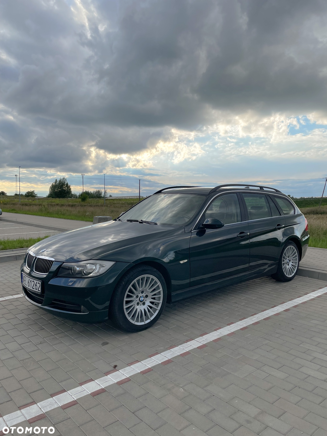 BMW Seria 3 325xi Touring - 4